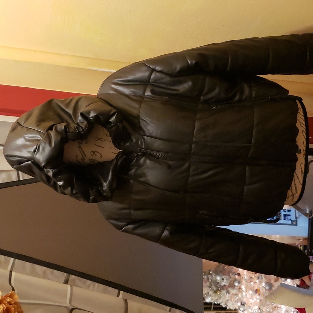 Fashion Nova beautiful puffer type coat size small - Picture 6 of 9